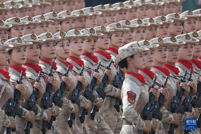 128步丈量荣光 青春步伐走过天安门