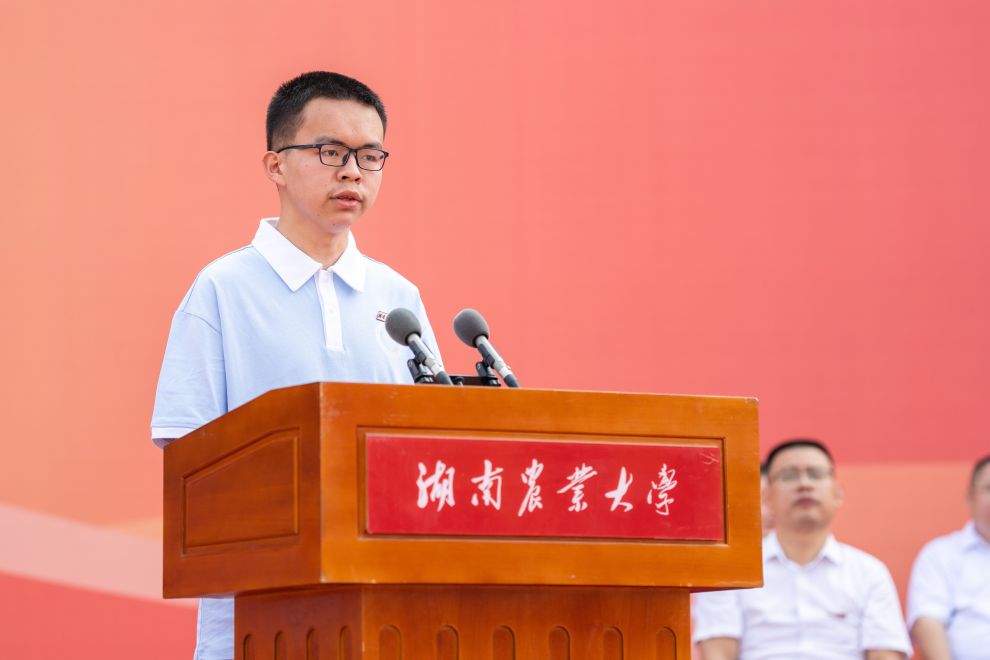 从8个鸡蛋到开学典礼：贺永辉想带着知识回到乡土