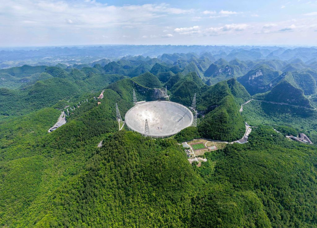 “中国天眼”迎来落成十周年：1300余颗脉冲星见证中国射电天